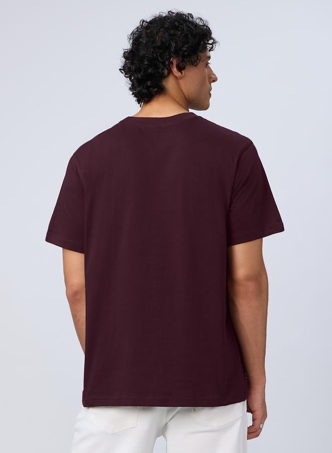 ذا سوليد ستور تيشيرت بقصة مريحة وأكمام قصيرة - Image 3